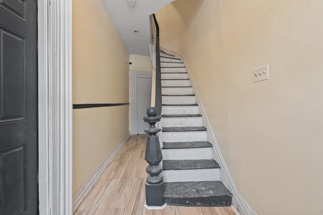 Building Photo - 149 Culver Ave