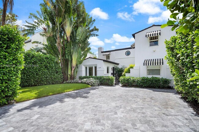 Building Photo - 634 W 47th St