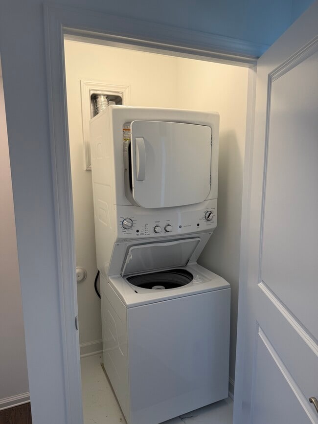 Building Photo - 179 Broad St