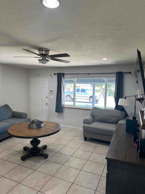 Building Photo - 3936 W Solar Dr