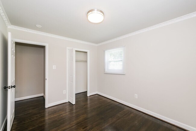 Building Photo - Spacious Single Family Home with backyard space