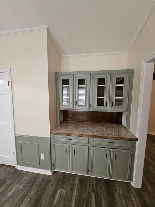 Building Photo - 8857 LA-111