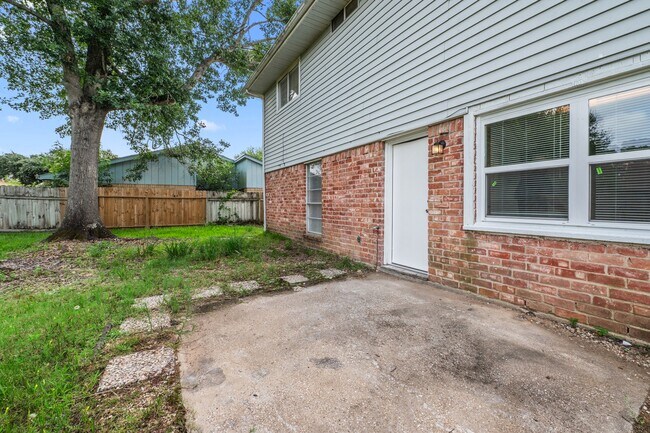 Building Photo - 7018 Stoney River Dr