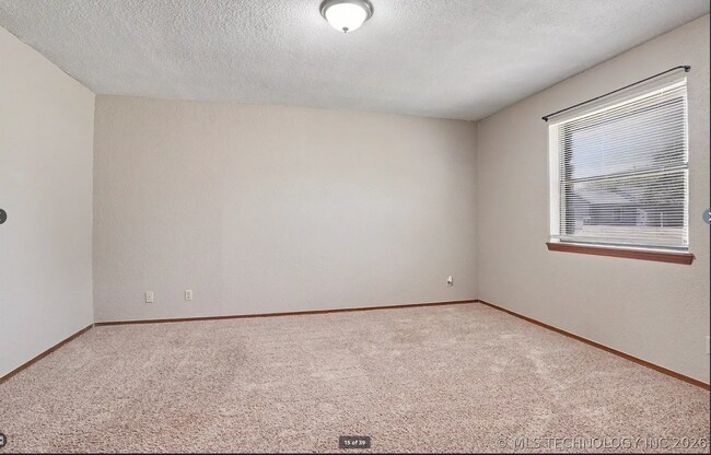 Building Photo - Charming 3-Bed Jenks Home Near Tulsa Hills – Large Corner Lot!