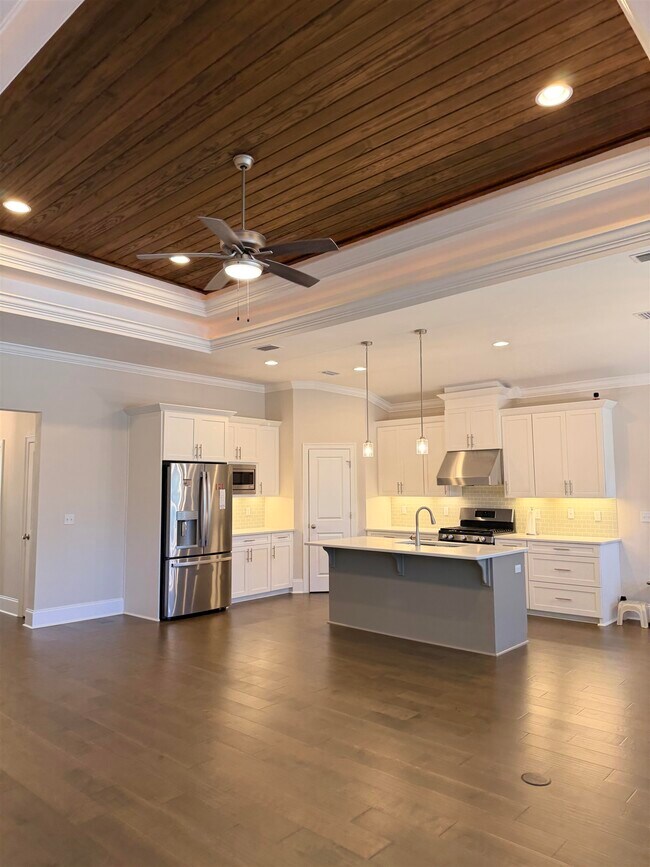 Building Photo - 5742 Vlg Rdg Ln