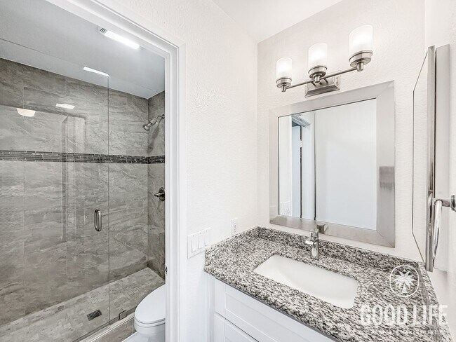 Building Photo - Great 2B/2BA Condo in Mira Mesa for Lease!