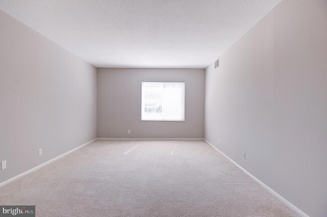 Building Photo - 8370 Greensboro Dr