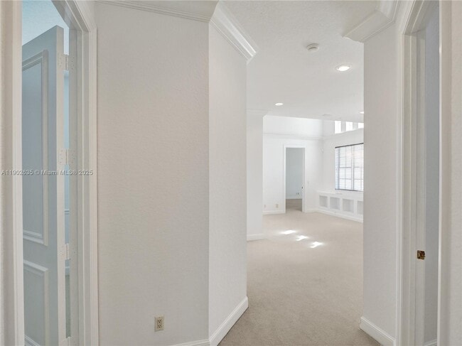 Building Photo - 16291 Bristol Pointe Dr