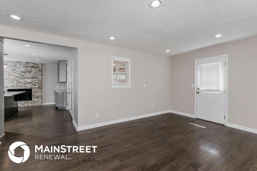 Building Photo - 5411 Laureltree Pl