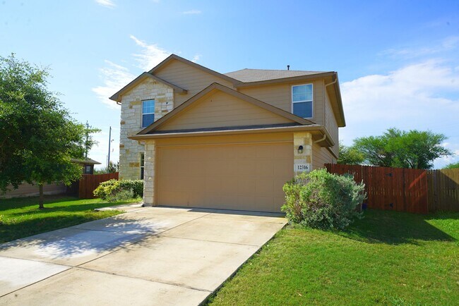 Building Photo - Gorgeous Selma Living with a Inground Pool...