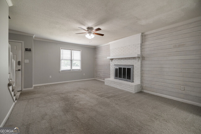 Building Photo - 115 Shadow Moss Dr