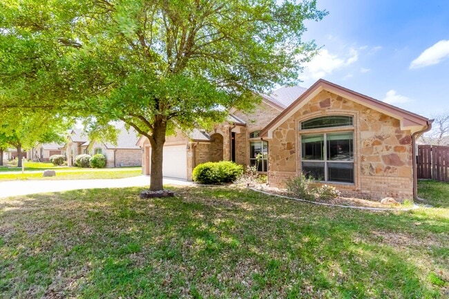 Building Photo - 7026 Chimney Hill Dr