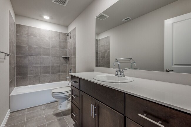 Building Photo - 209 Goosewood Dr