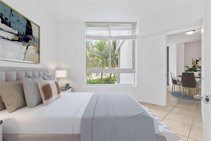 Building Photo - 350 S Miami Ave