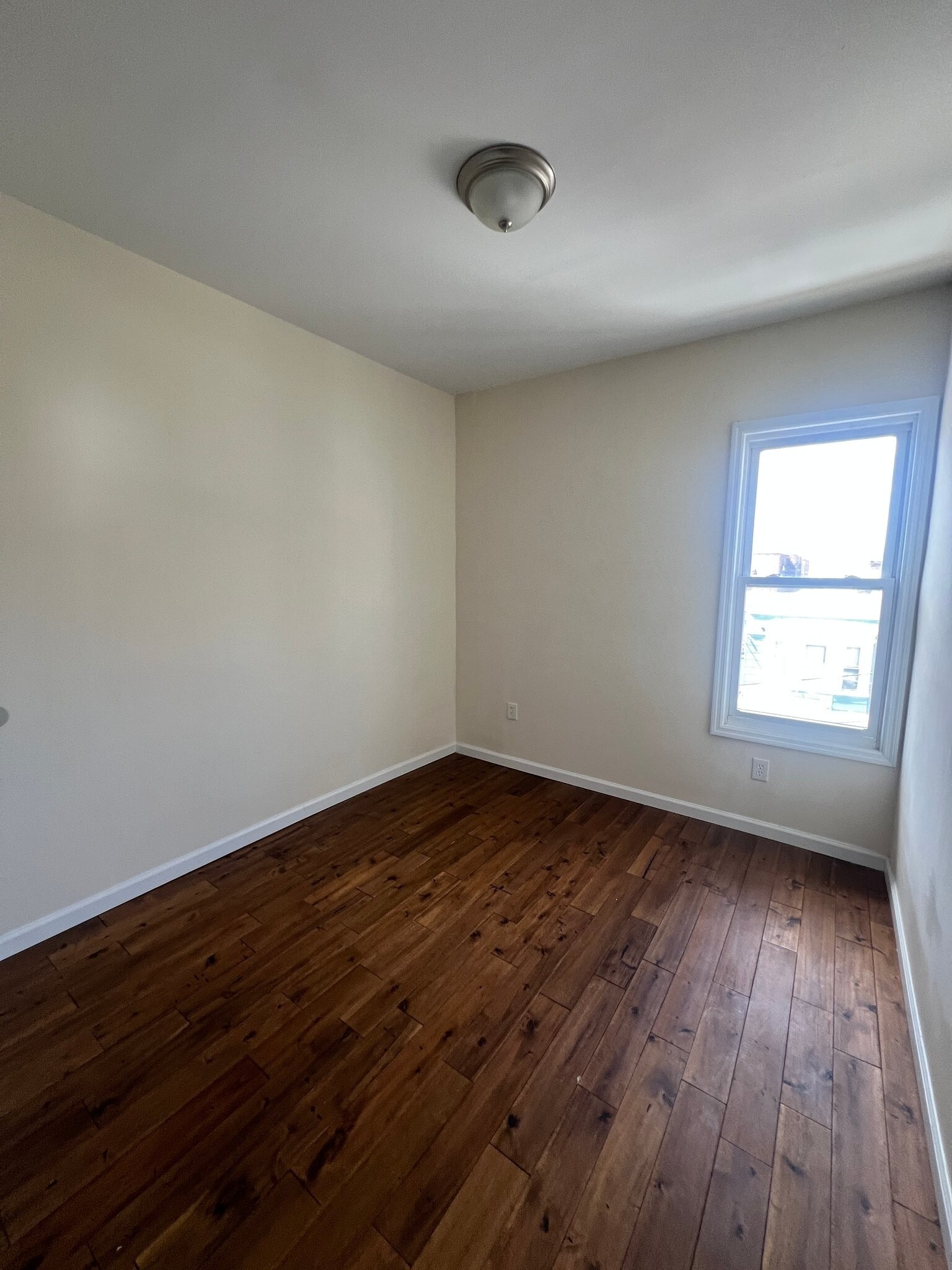 Building Photo - 820 S 15th St