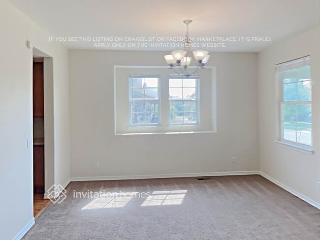 Building Photo - 206 N Coolidge Way