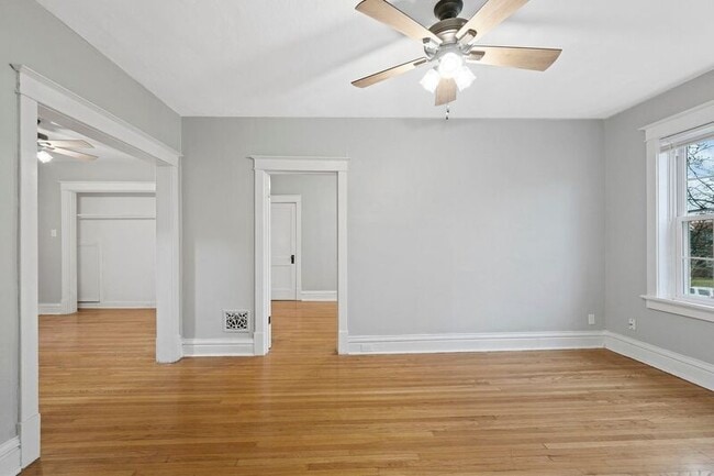 Building Photo - 1514-1518 McCausland Ave