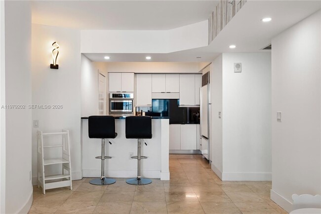 Building Photo - 3101 S Ocean Dr