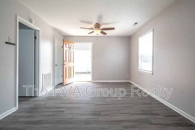 Building Photo - 3805 Woodlawn St