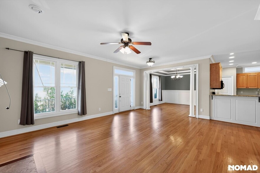 Building Photo - 1303 Town Side Dr