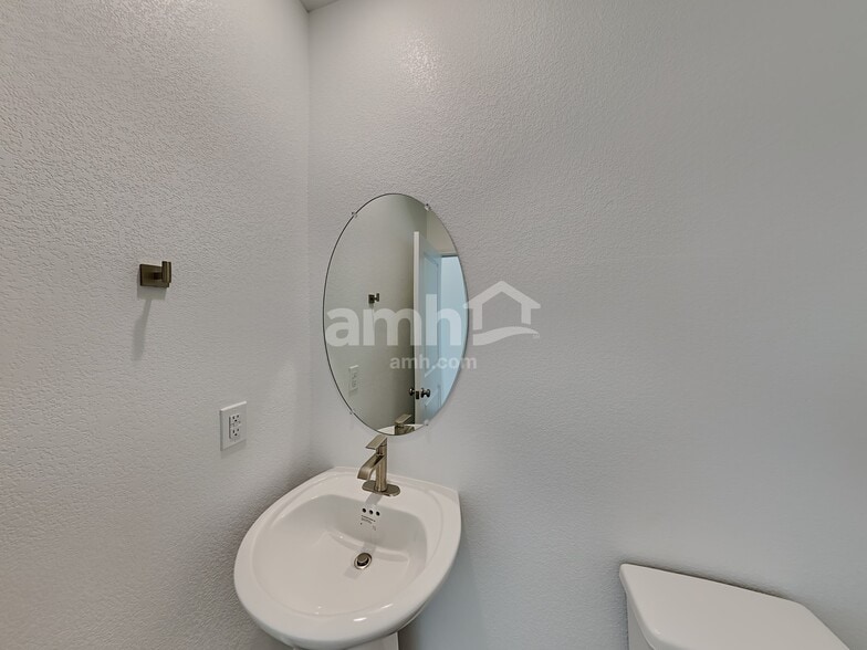 Building Photo - 10069 Aconitum Ct