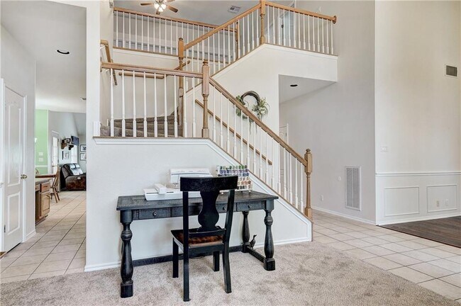 Building Photo - 1711 Fall Creek Dr