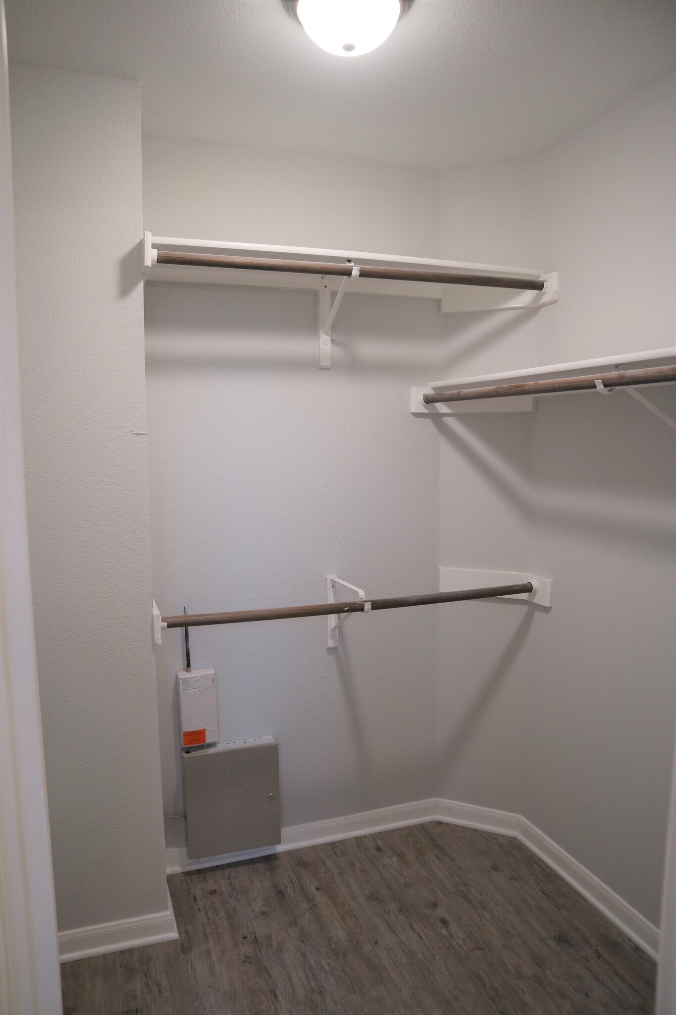 Walk-In Master Closet - 1105 sorrel ct