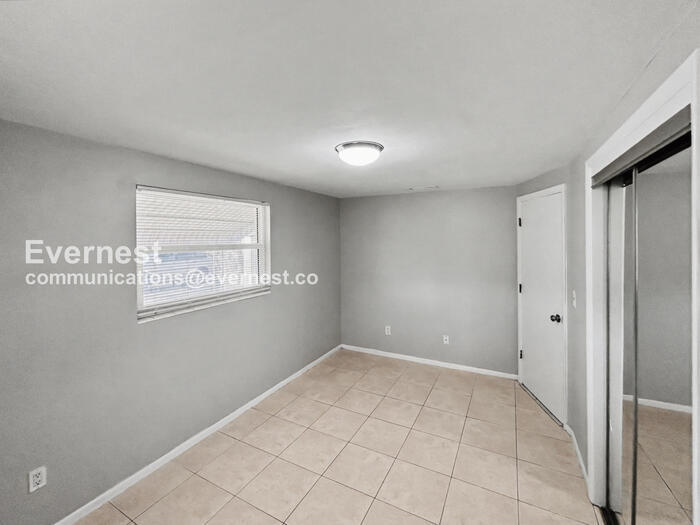 Building Photo - 2412 Arcadia Rd