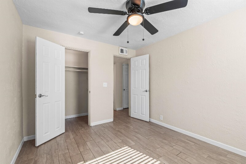 Building Photo - 3833 N Tyndall Ave