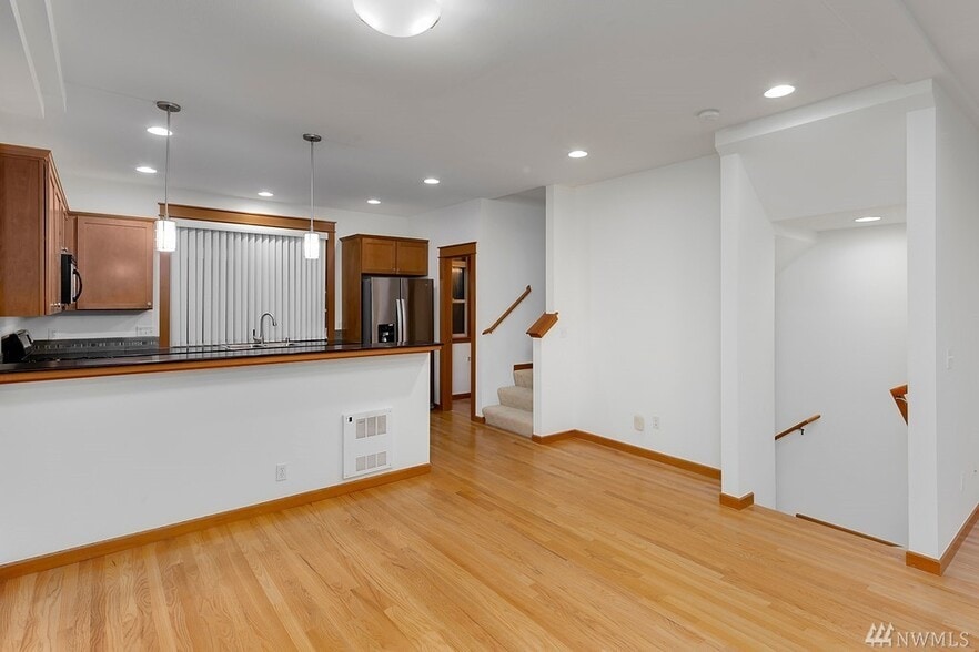Building Photo - 4312 8th Ave NE