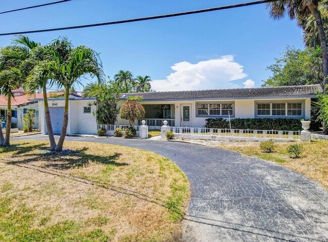 Building Photo - 2041 Coral Reef Dr