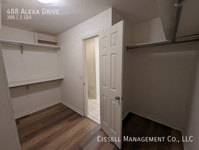 Building Photo - 488 Alexa Dr