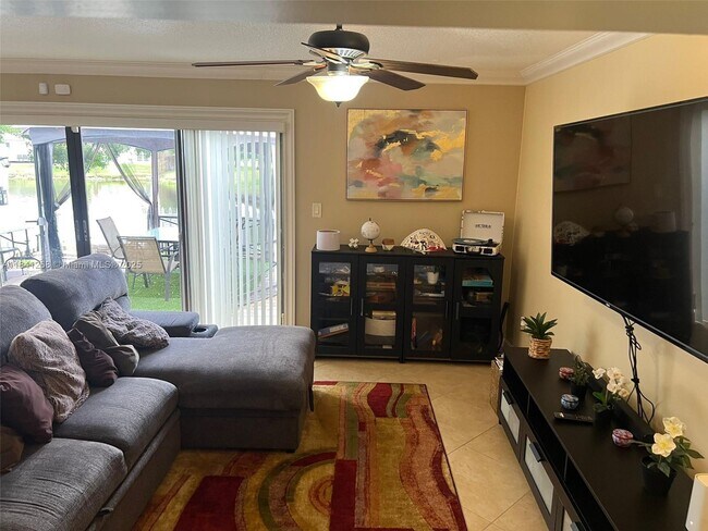 Building Photo - 9894 Fairway Cove Ln