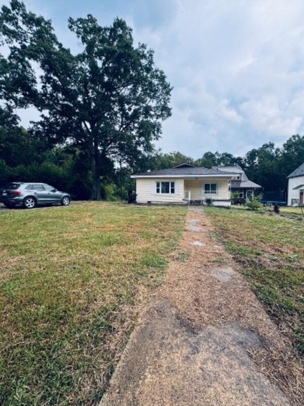 Building Photo - 1450 Maplewood Dr