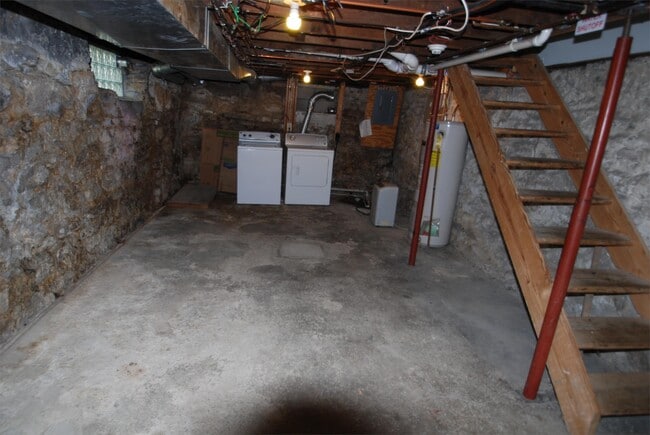 Building Photo - 59 W Maynard Ave