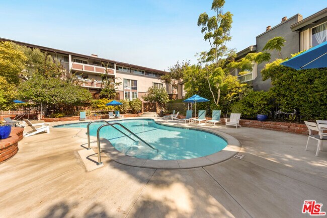 Building Photo - 6425 Green Valley Cir