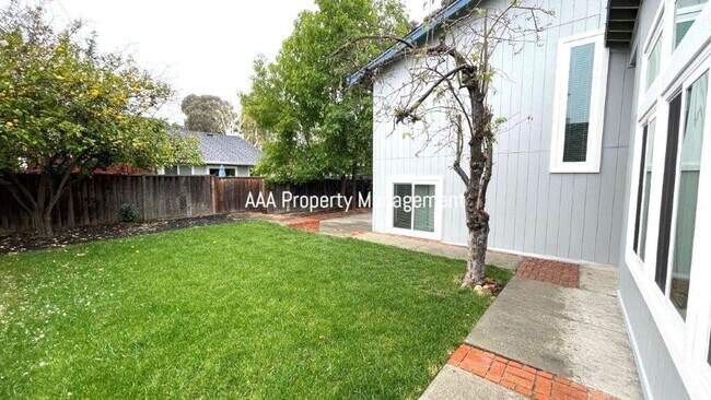 Building Photo - Concord The Crossings Beautiful 3 bedroom 2.5 bath, remodeled kitchen, 2 car garage