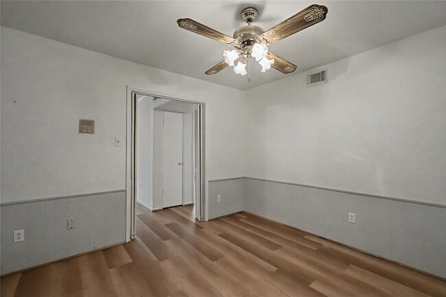 Building Photo - 357 N Post Oak Ln