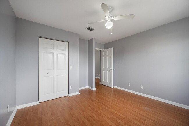 Building Photo - 3578 Chesapeake Cir
