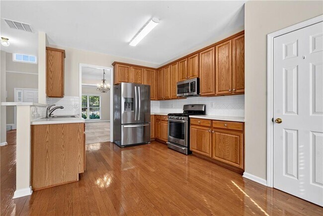 Building Photo - 2311 Ravinia Ct NE