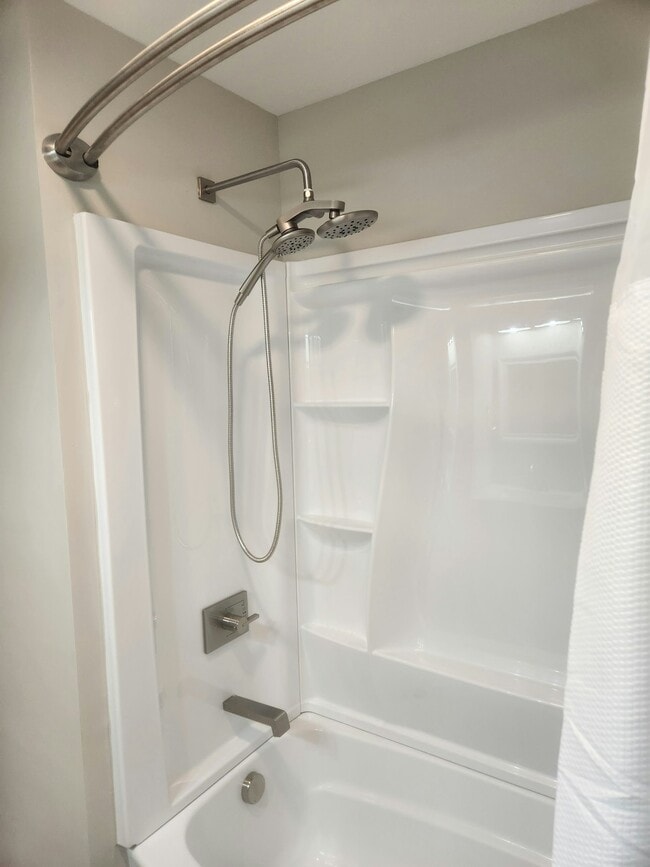 Building Photo - 2626 Lasalle St