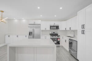 Building Photo - 4014 Yarmouth E