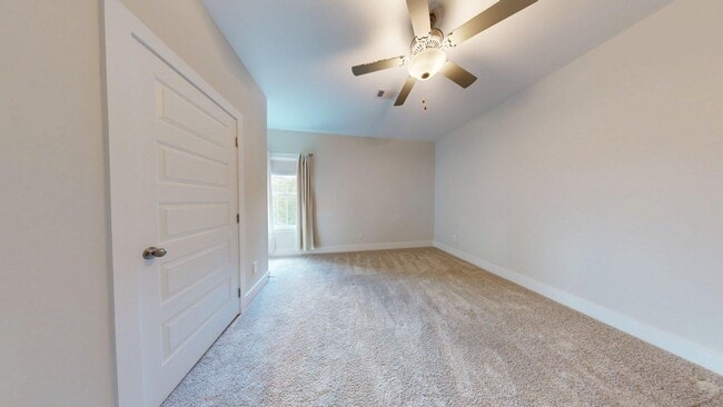 Building Photo - Owens Crossing Townhome