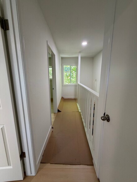 Building Photo - 136 Pryce St