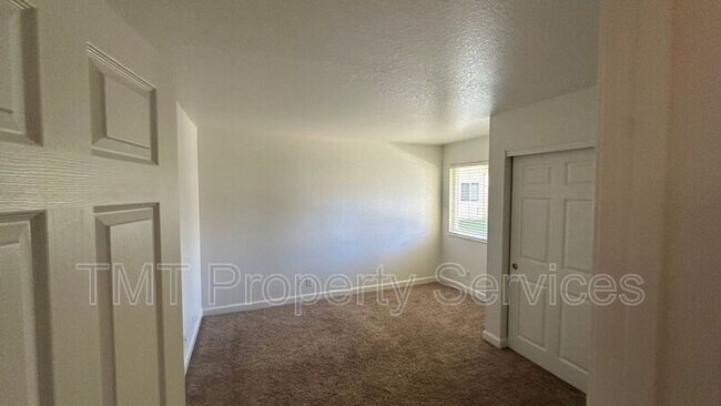 Building Photo - 7464 Santa Ysabel Ave