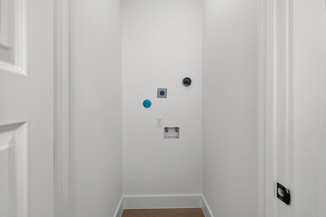 Building Photo - 2316 McKee St