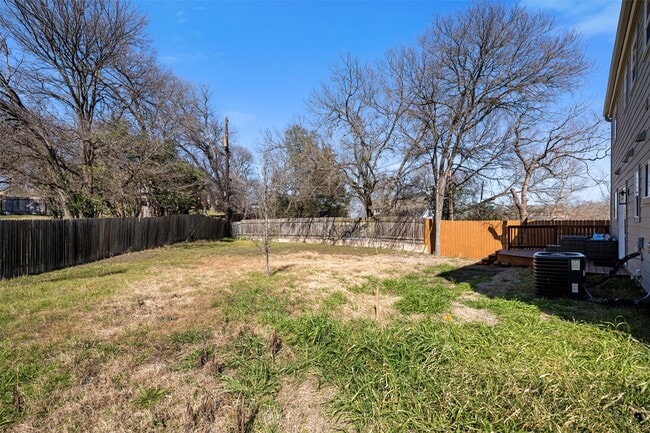 Building Photo - 6104 Reicher Dr