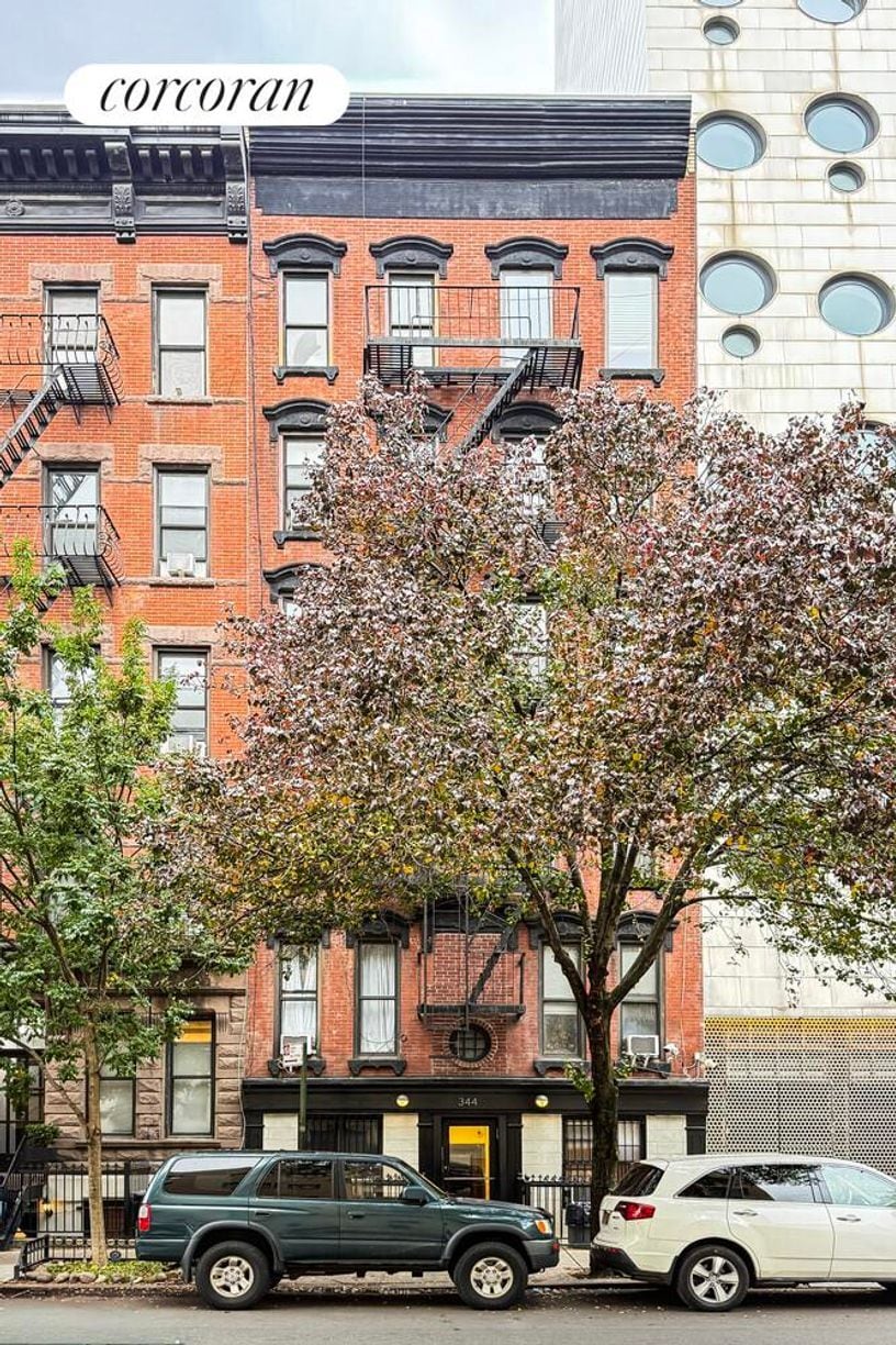 Building Photo - 344 W 17th St