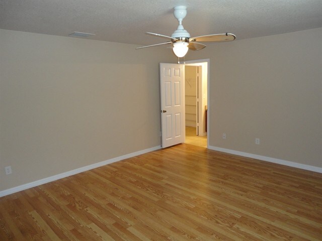 Building Photo - 31015 Mandolin Cay Ave