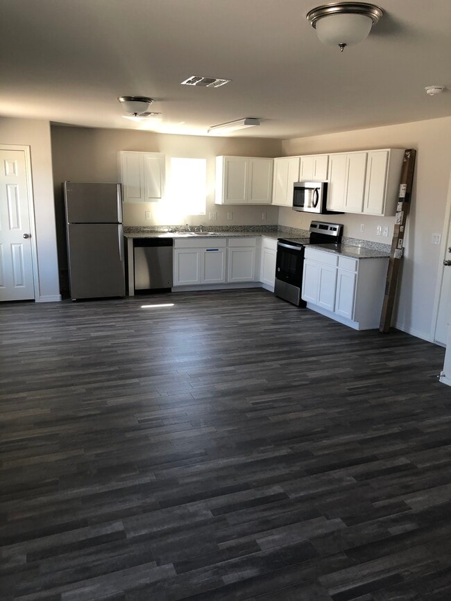 Building Photo - 1628 Paige Dr